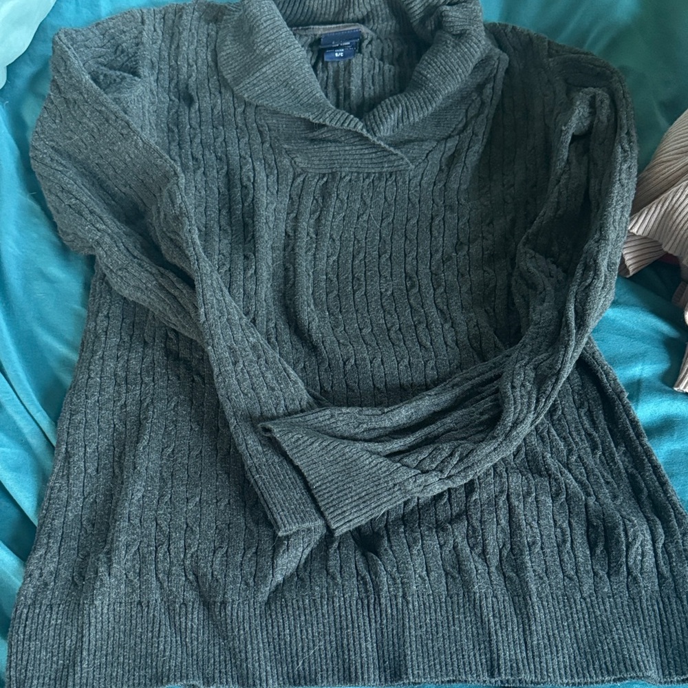 Women's Cable Knit Sweater